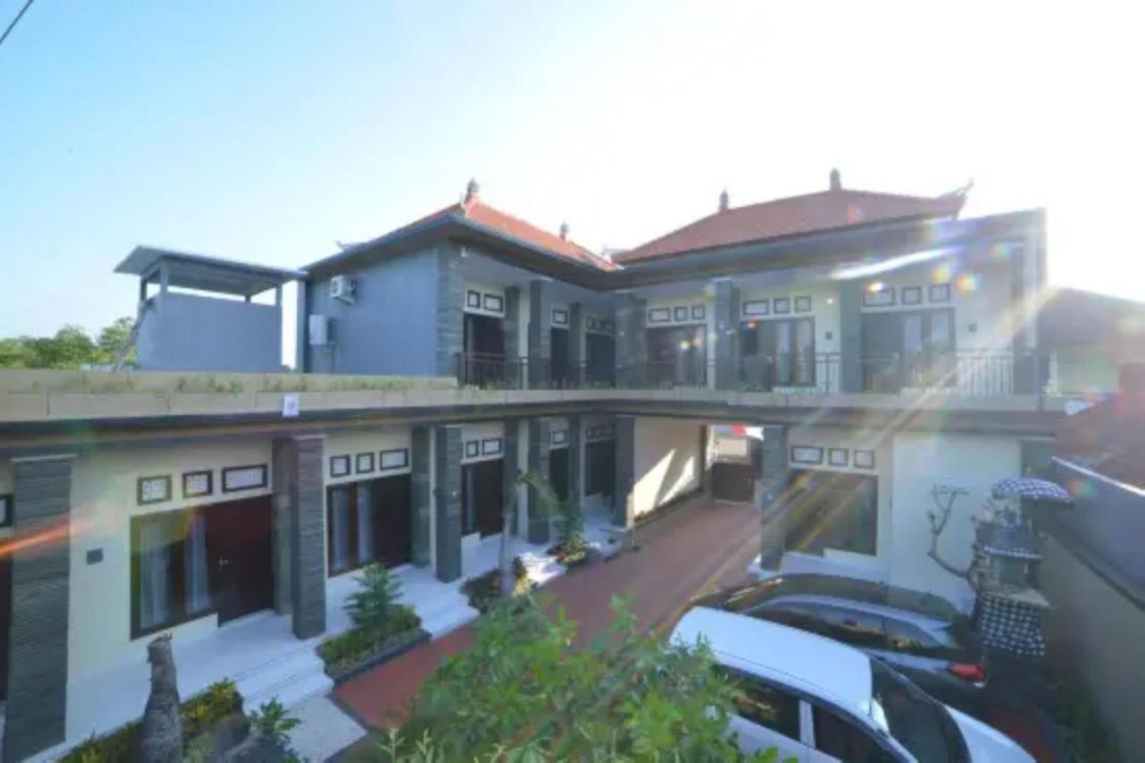 Oyo Flagship 91237 Ratu Guest House Kedunganan Ngoại thất bức ảnh