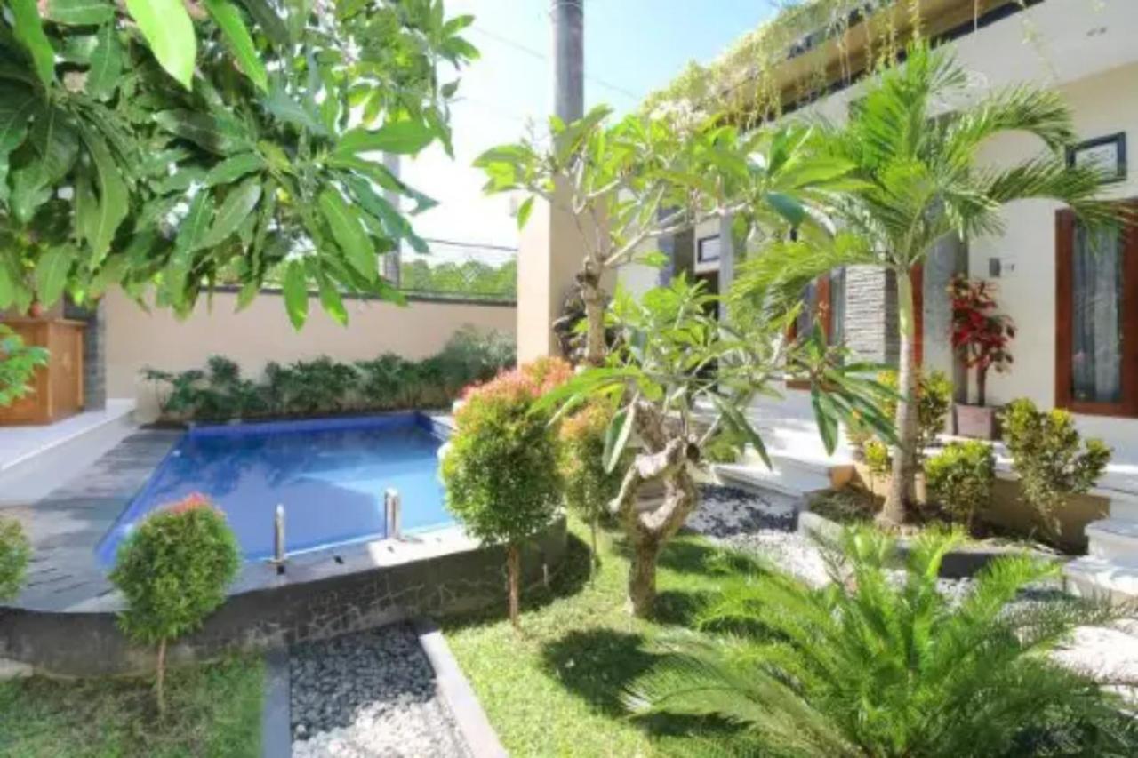 Oyo Flagship 91237 Ratu Guest House Kedunganan Ngoại thất bức ảnh