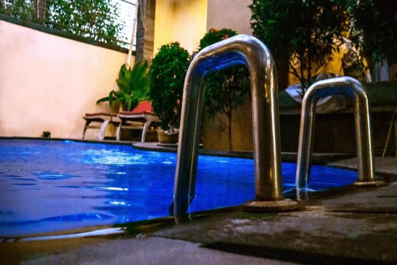 Oyo Flagship 91237 Ratu Guest House Kedunganan Ngoại thất bức ảnh