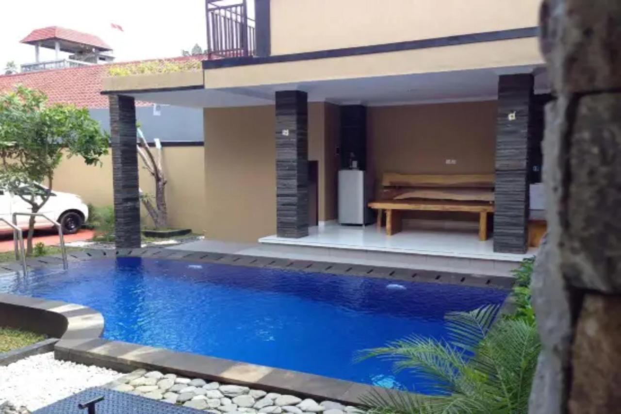 Oyo Flagship 91237 Ratu Guest House Kedunganan Ngoại thất bức ảnh