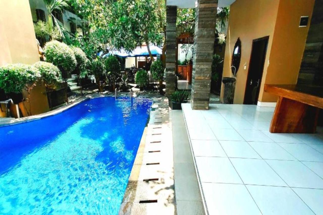 Oyo Flagship 91237 Ratu Guest House Kedunganan Ngoại thất bức ảnh