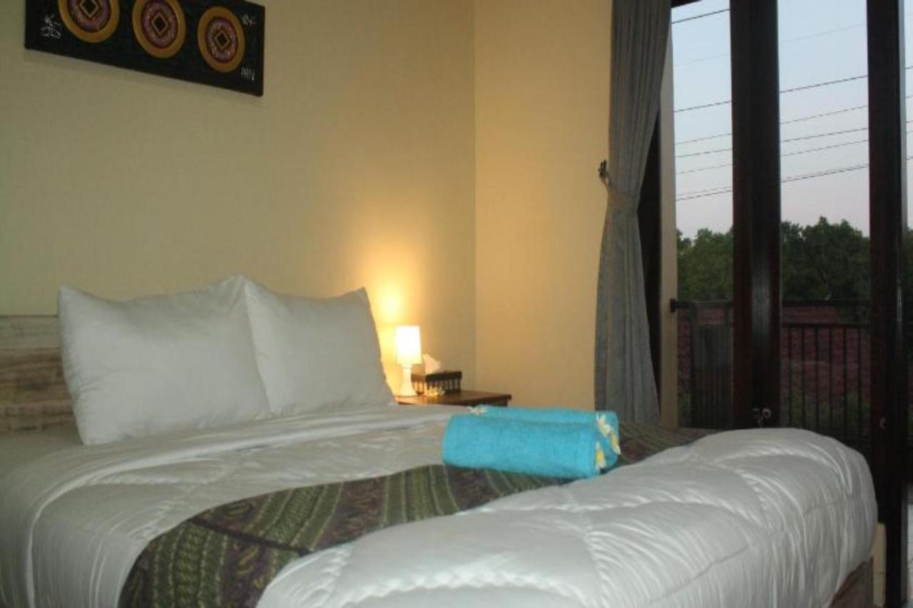 Oyo Flagship 91237 Ratu Guest House Kedunganan Ngoại thất bức ảnh