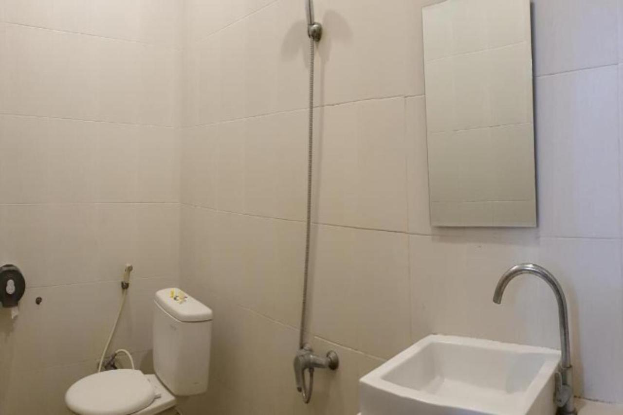 Oyo Flagship 91237 Ratu Guest House Kedunganan Ngoại thất bức ảnh